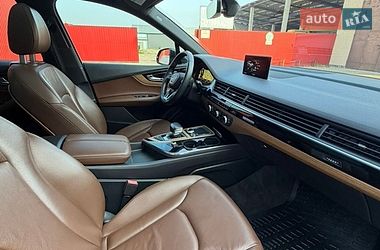 Позашляховик / Кросовер Audi Q7 2017 в Володимирі