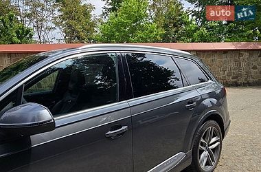 Позашляховик / Кросовер Audi Q7 2017 в Чернівцях