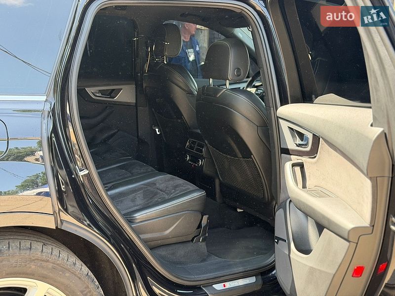Позашляховик / Кросовер Audi Q7 2015 в Києві фото 22 Позашляховик / Кросовер Audi Q7 2015 в Києві