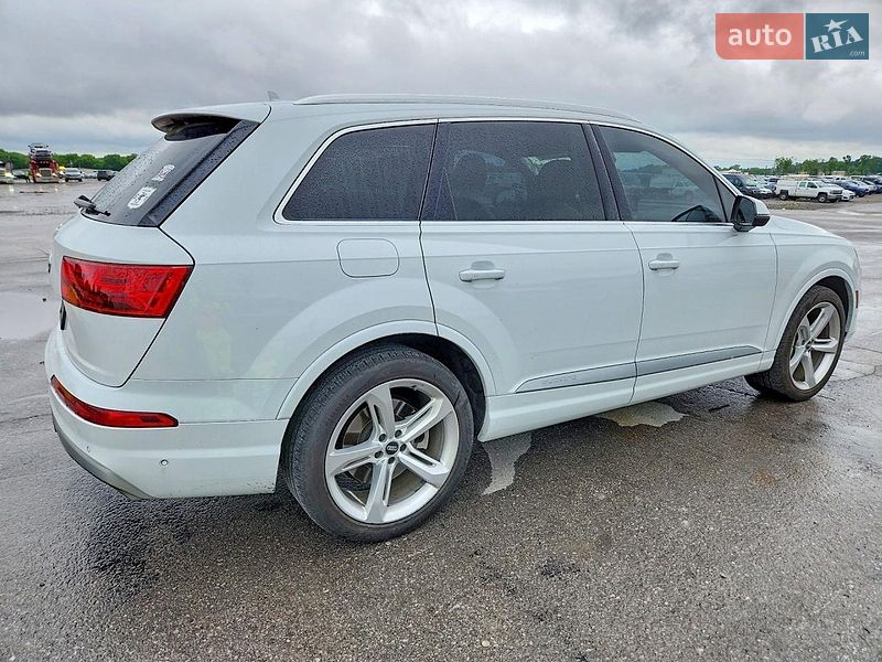 Позашляховик / Кросовер Audi Q7 2018 в Львові