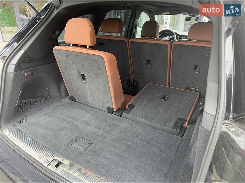 Позашляховик / Кросовер Audi Q7 2020 в Новояворівську