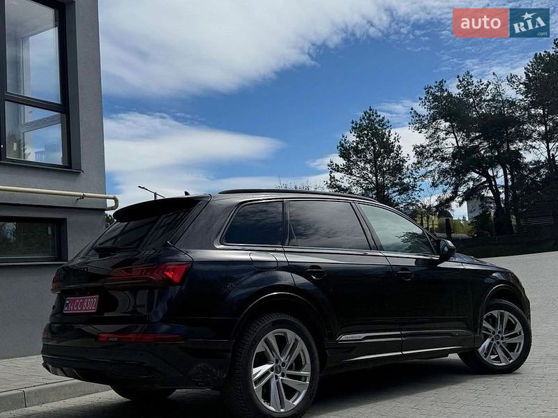 Позашляховик / Кросовер Audi Q7 2020 в Новояворівську