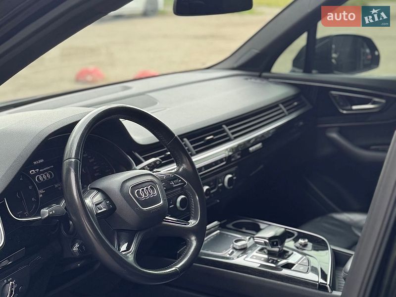Позашляховик / Кросовер Audi Q7 2015 в Запоріжжі