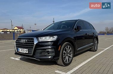 Внедорожник / Кроссовер Audi Q7 2016 в Нововолынске