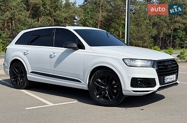 Внедорожник / Кроссовер Audi Q7 2016 в Киеве