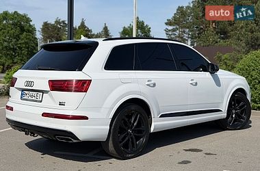 Внедорожник / Кроссовер Audi Q7 2016 в Киеве