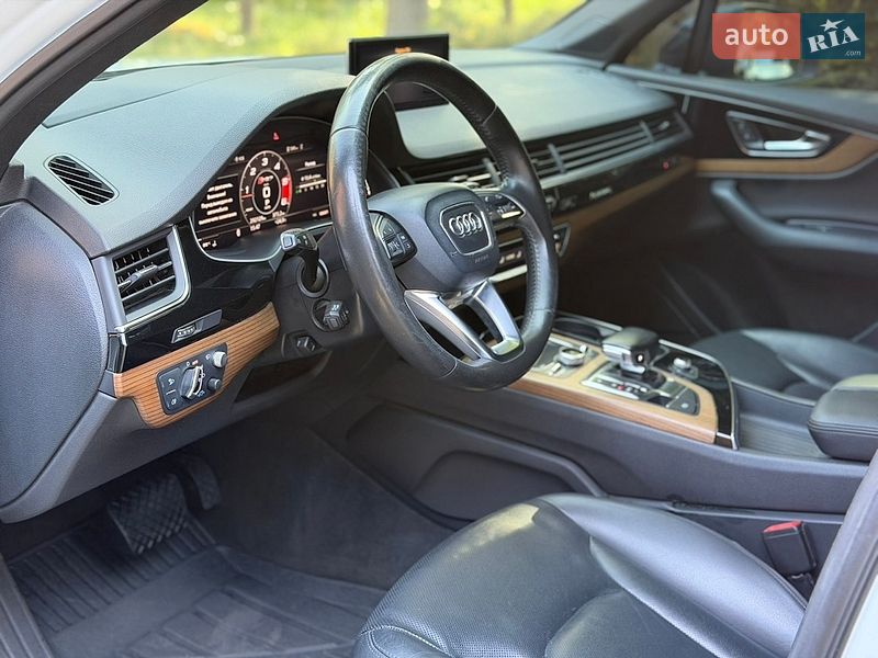 Внедорожник / Кроссовер Audi Q7 2016 в Киеве