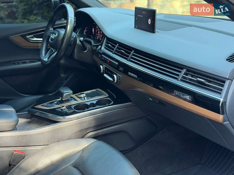 Внедорожник / Кроссовер Audi Q7 2016 в Киеве