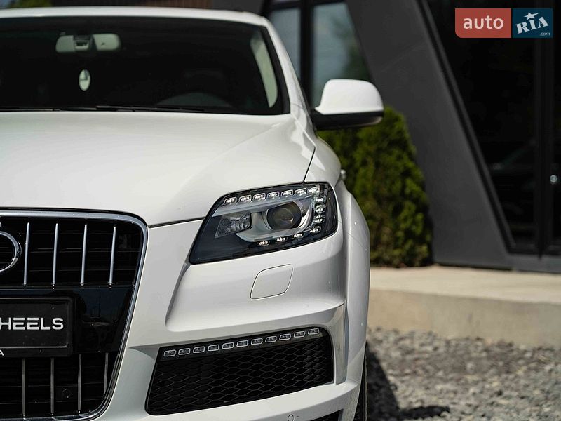 Внедорожник / Кроссовер Audi Q7 2013 в Черновцах