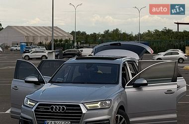 Внедорожник / Кроссовер Audi Q7 2015 в Киеве
