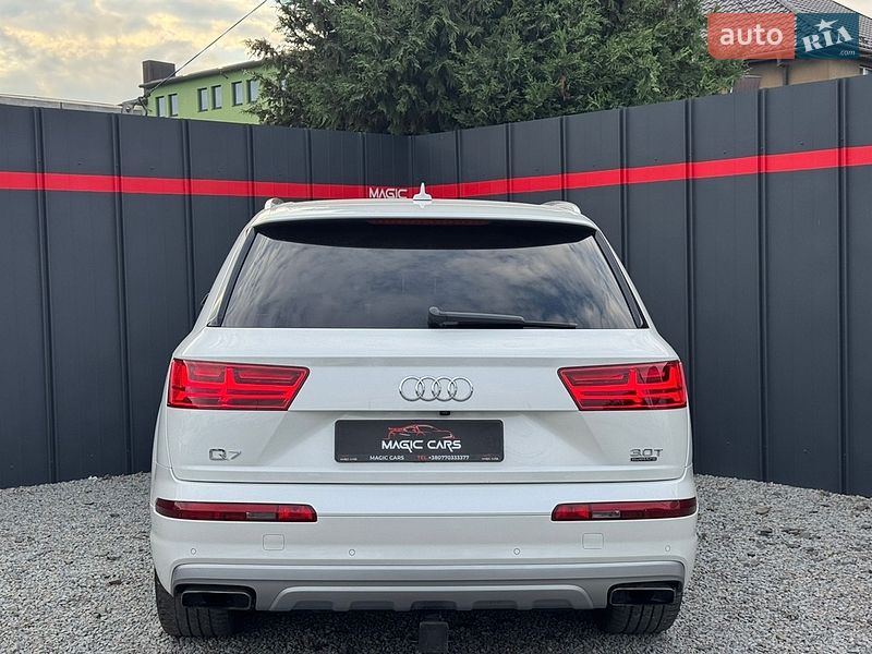 Внедорожник / Кроссовер Audi Q7 2016 в Луцке