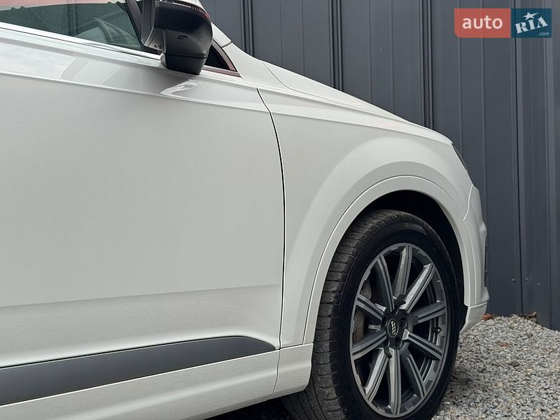 Внедорожник / Кроссовер Audi Q7 2016 в Луцке