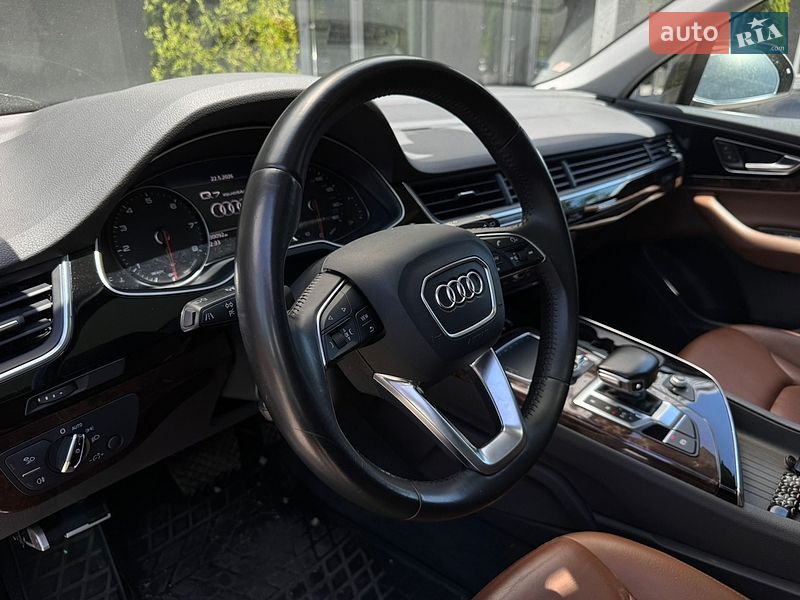 Позашляховик / Кросовер Audi Q7 2016 в Дніпрі