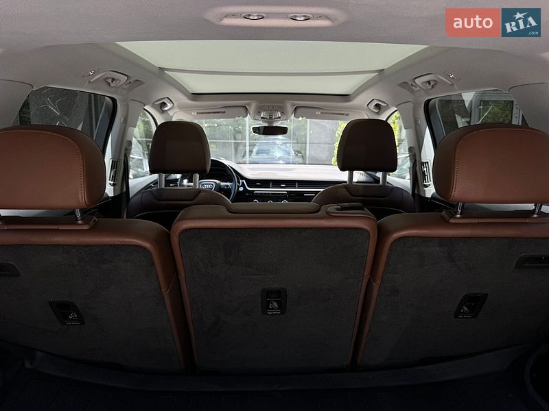 Позашляховик / Кросовер Audi Q7 2016 в Дніпрі