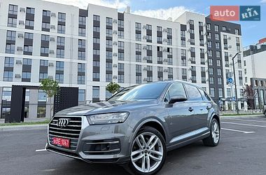 Позашляховик / Кросовер Audi Q7 2016 в Рівному