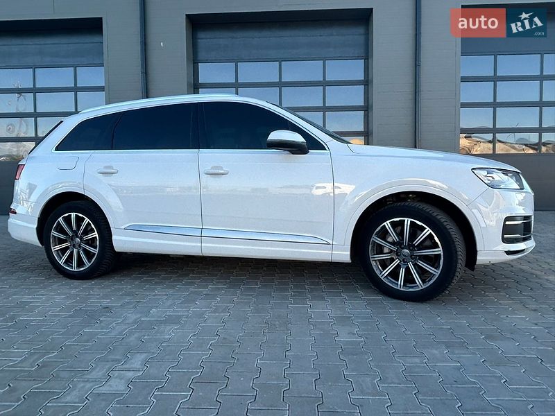 Внедорожник / Кроссовер Audi Q7 2016 в Сарнах