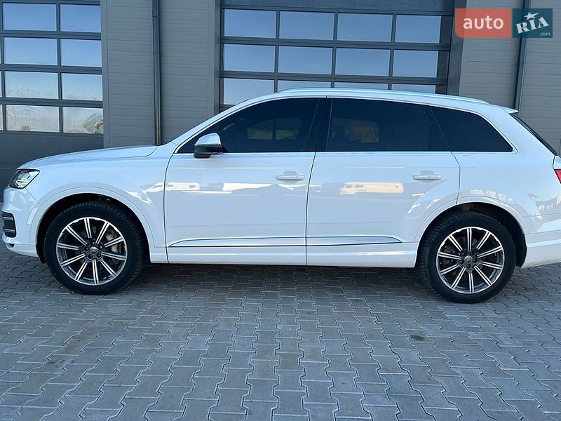 Внедорожник / Кроссовер Audi Q7 2016 в Сарнах