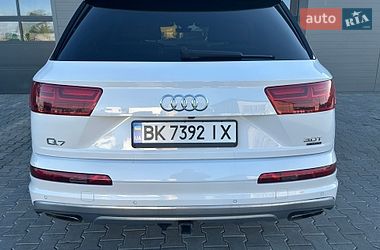 Внедорожник / Кроссовер Audi Q7 2016 в Сарнах