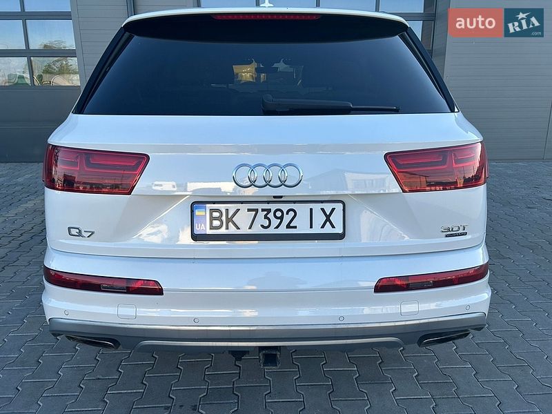 Внедорожник / Кроссовер Audi Q7 2016 в Сарнах