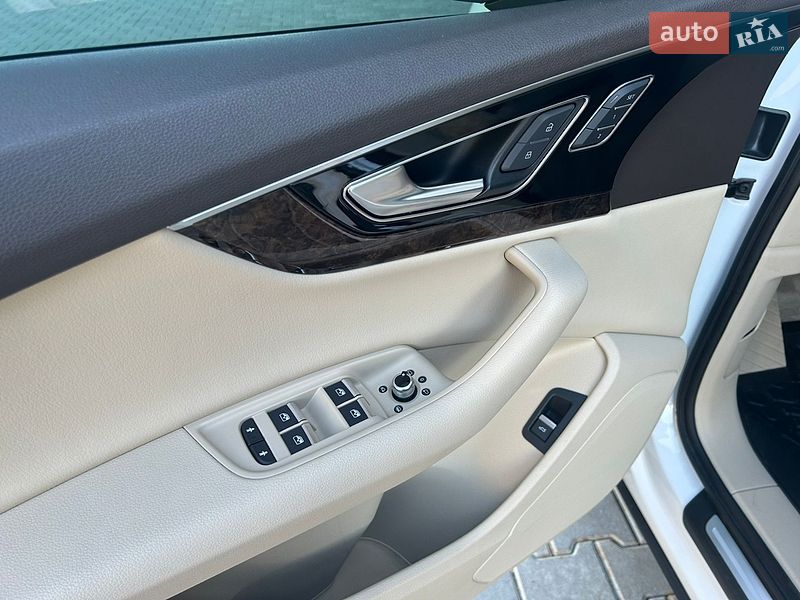 Внедорожник / Кроссовер Audi Q7 2016 в Сарнах