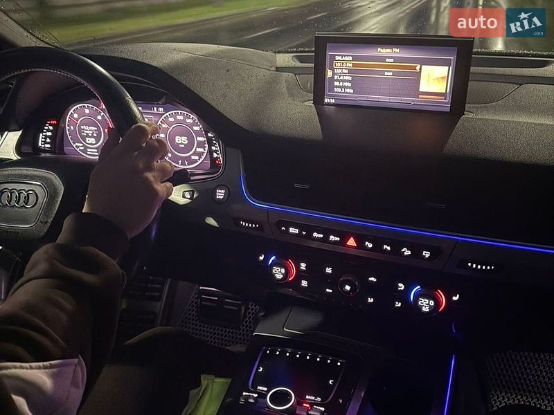 Позашляховик / Кросовер Audi Q7 2016 в Черкасах