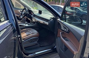 Позашляховик / Кросовер Audi Q7 2015 в Рівному