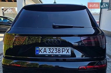 Позашляховик / Кросовер Audi Q7 2016 в Києві