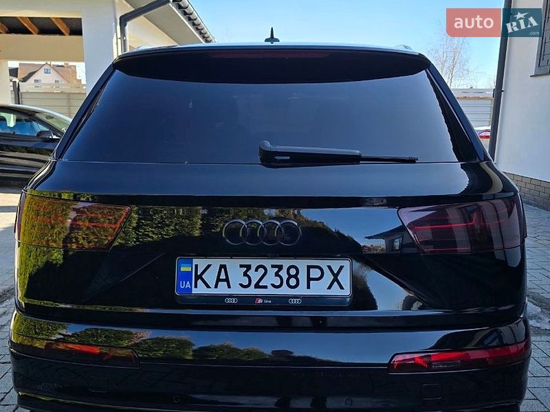 Позашляховик / Кросовер Audi Q7 2016 в Києві