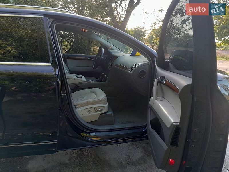 Внедорожник / Кроссовер Audi Q7 2015 в Владимире