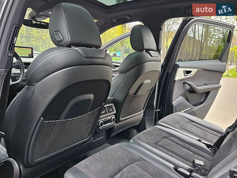 Внедорожник / Кроссовер Audi Q7 2015 в Киеве