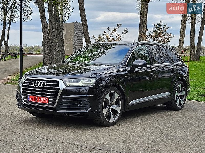 Внедорожник / Кроссовер Audi Q7 2015 в Киеве