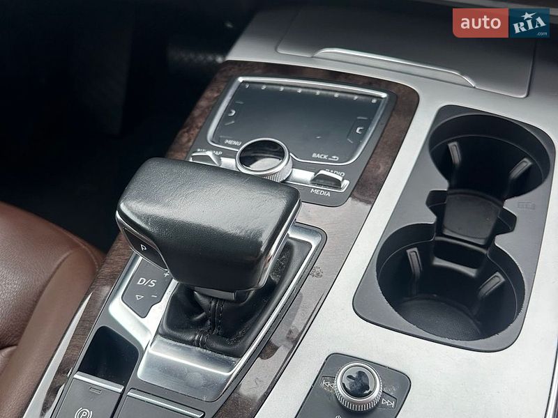 Внедорожник / Кроссовер Audi Q7 2017 в Владимире