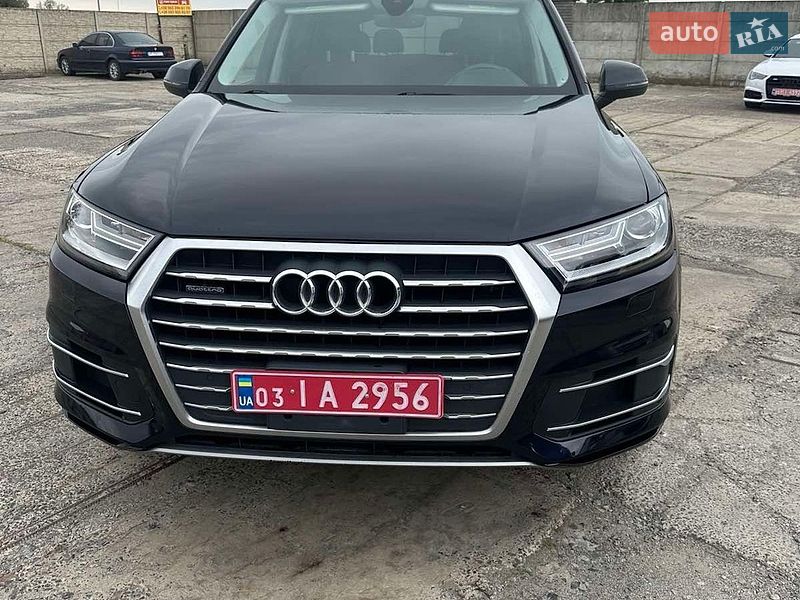 Внедорожник / Кроссовер Audi Q7 2017 в Владимире