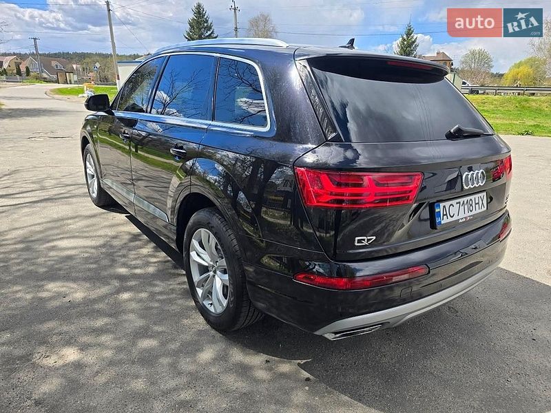 Внедорожник / Кроссовер Audi Q7 2016 в Киеве
