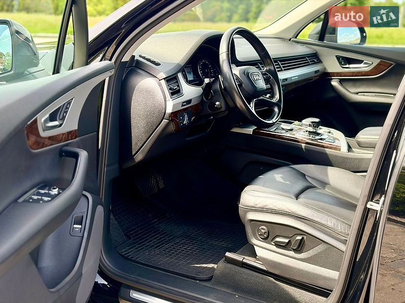 Позашляховик / Кросовер Audi Q7 2017 в Черкасах