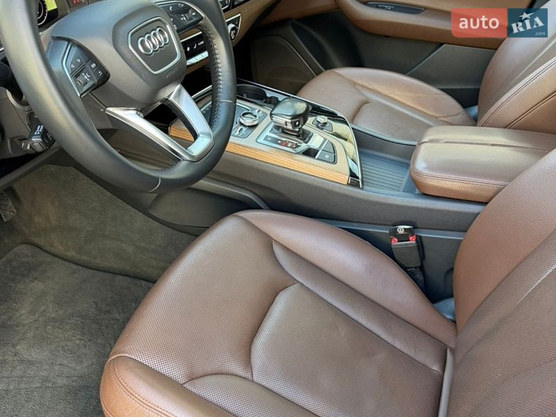 Внедорожник / Кроссовер Audi Q7 2017 в Киеве