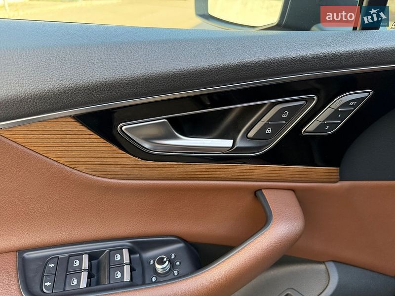 Позашляховик / Кросовер Audi Q7 2017 в Києві