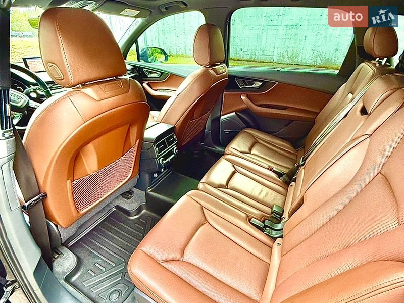 Внедорожник / Кроссовер Audi Q7 2017 в Александрие