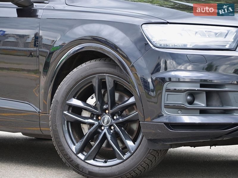 Внедорожник / Кроссовер Audi Q7 2015 в Киеве
