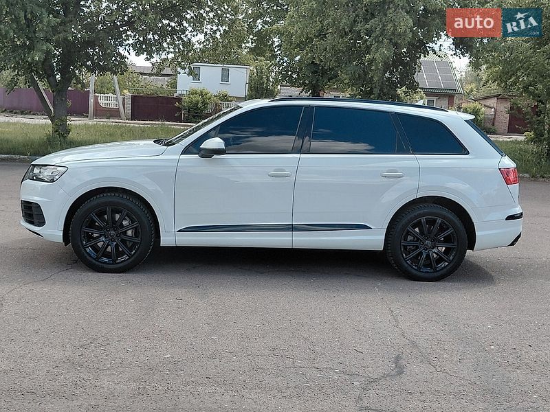 Позашляховик / Кросовер Audi Q7 2016 в Чернігові