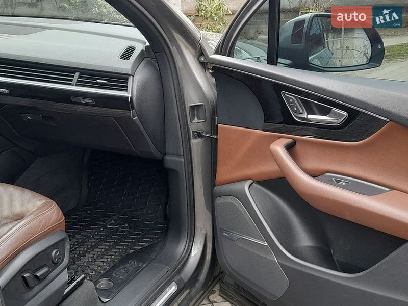Внедорожник / Кроссовер Audi Q7 2017 в Стрые