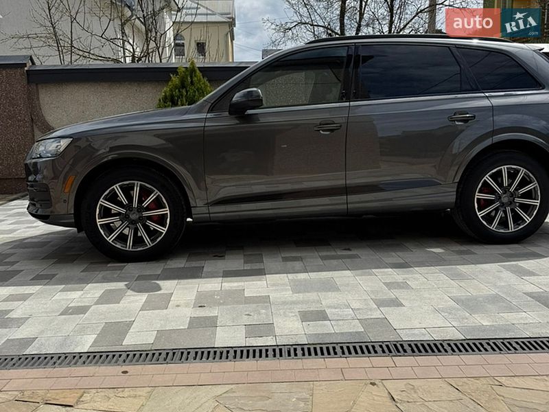 Внедорожник / Кроссовер Audi Q7 2019 в Киеве