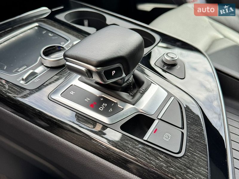 Внедорожник / Кроссовер Audi Q7 2019 в Киеве