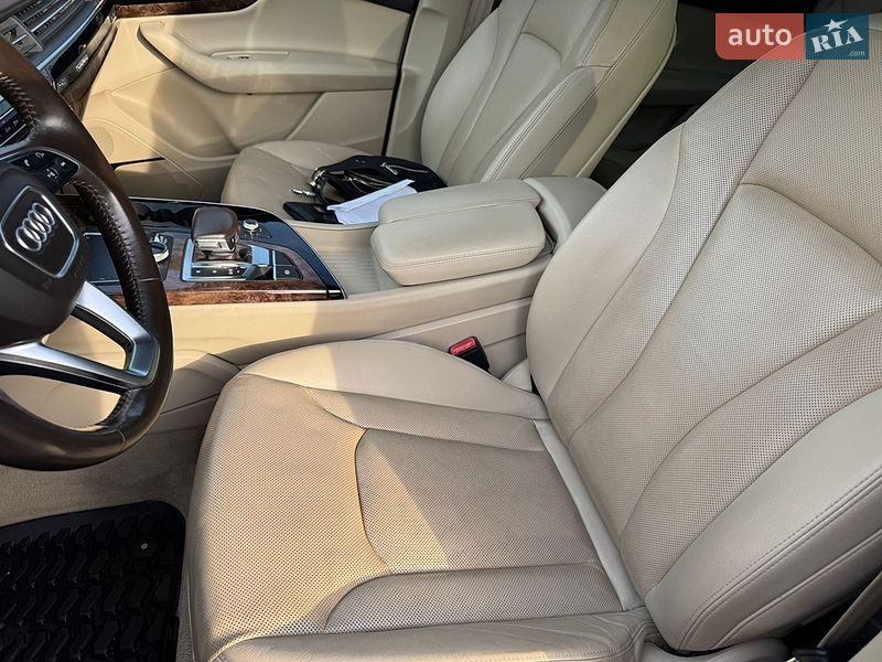 Позашляховик / Кросовер Audi Q7 2016 в Дніпрі
