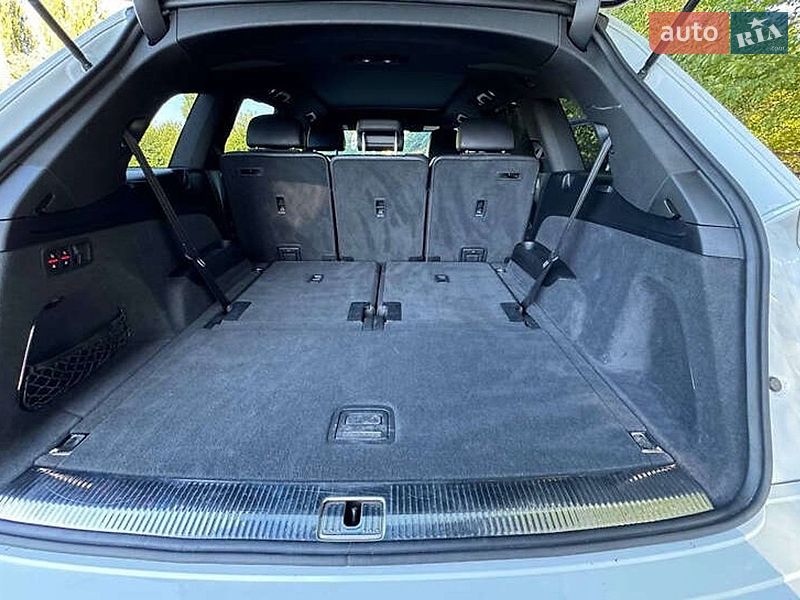 Позашляховик / Кросовер Audi Q7 2017 в Києві