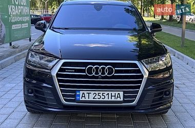 Позашляховик / Кросовер Audi Q7 2017 в Рівному