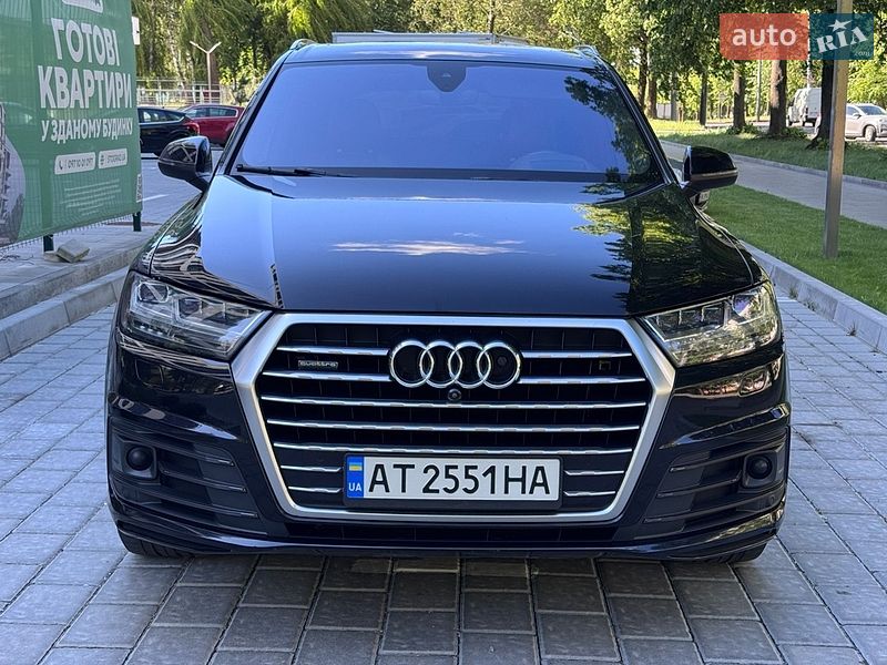 Позашляховик / Кросовер Audi Q7 2017 в Рівному