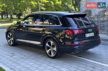 Позашляховик / Кросовер Audi Q7 2017 в Рівному
