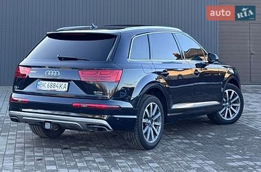 Позашляховик / Кросовер Audi Q7 2016 в Сарнах