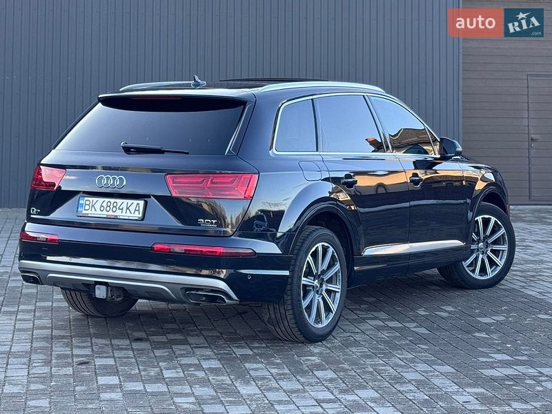 Позашляховик / Кросовер Audi Q7 2016 в Сарнах